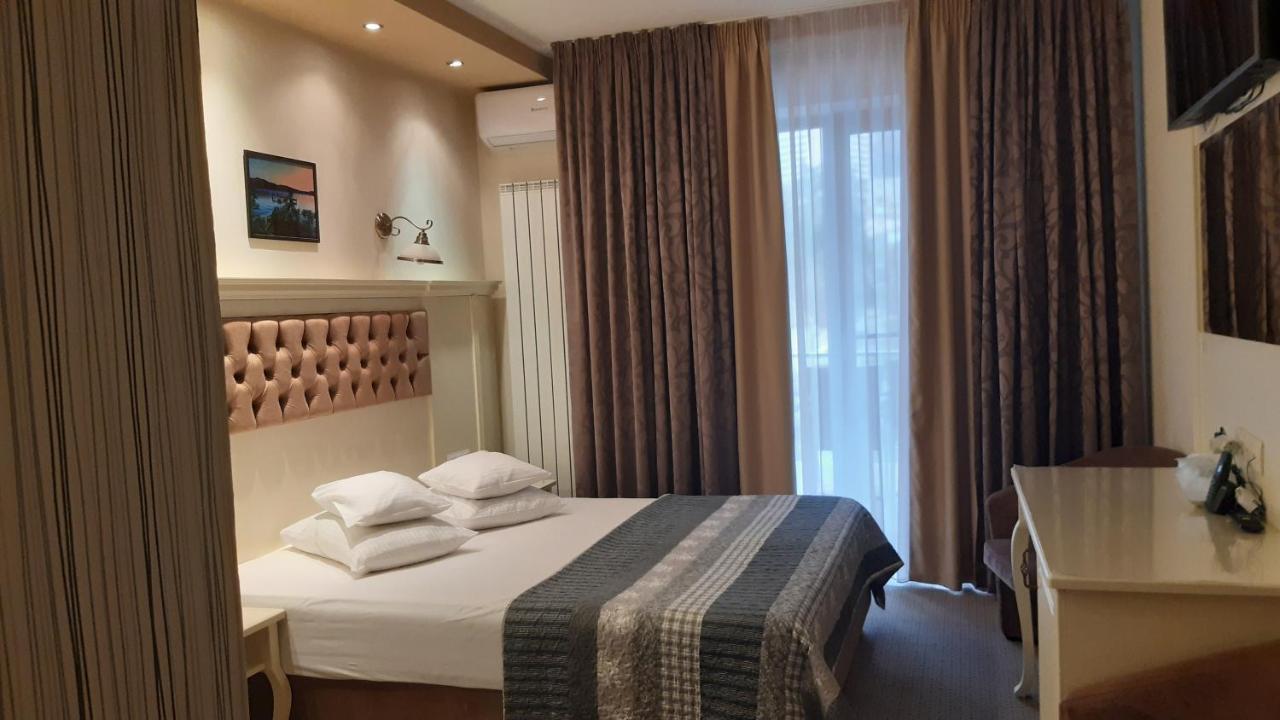 Hotel Holiday Maria เบยเล เฮร์คูลาเน ภายนอก รูปภาพ