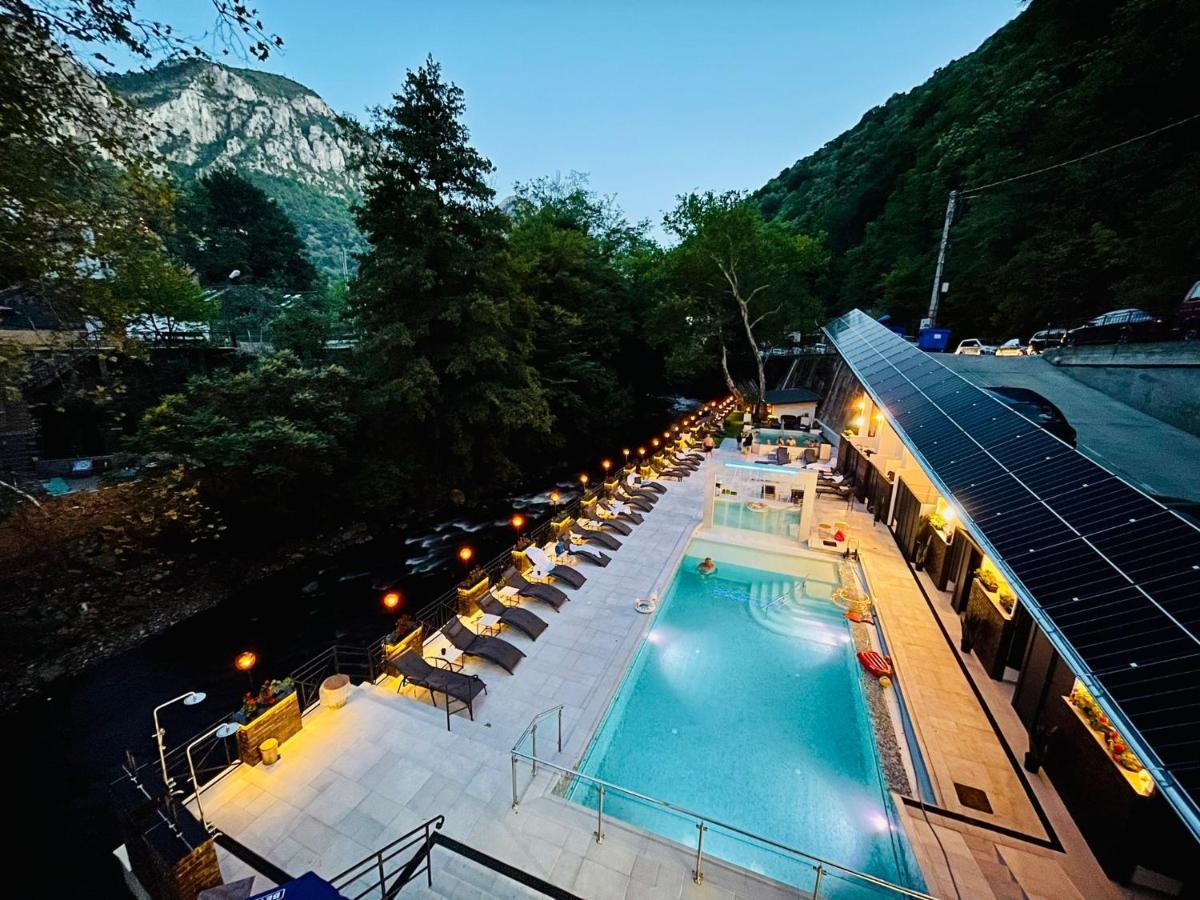 Hotel Holiday Maria เบยเล เฮร์คูลาเน ภายนอก รูปภาพ