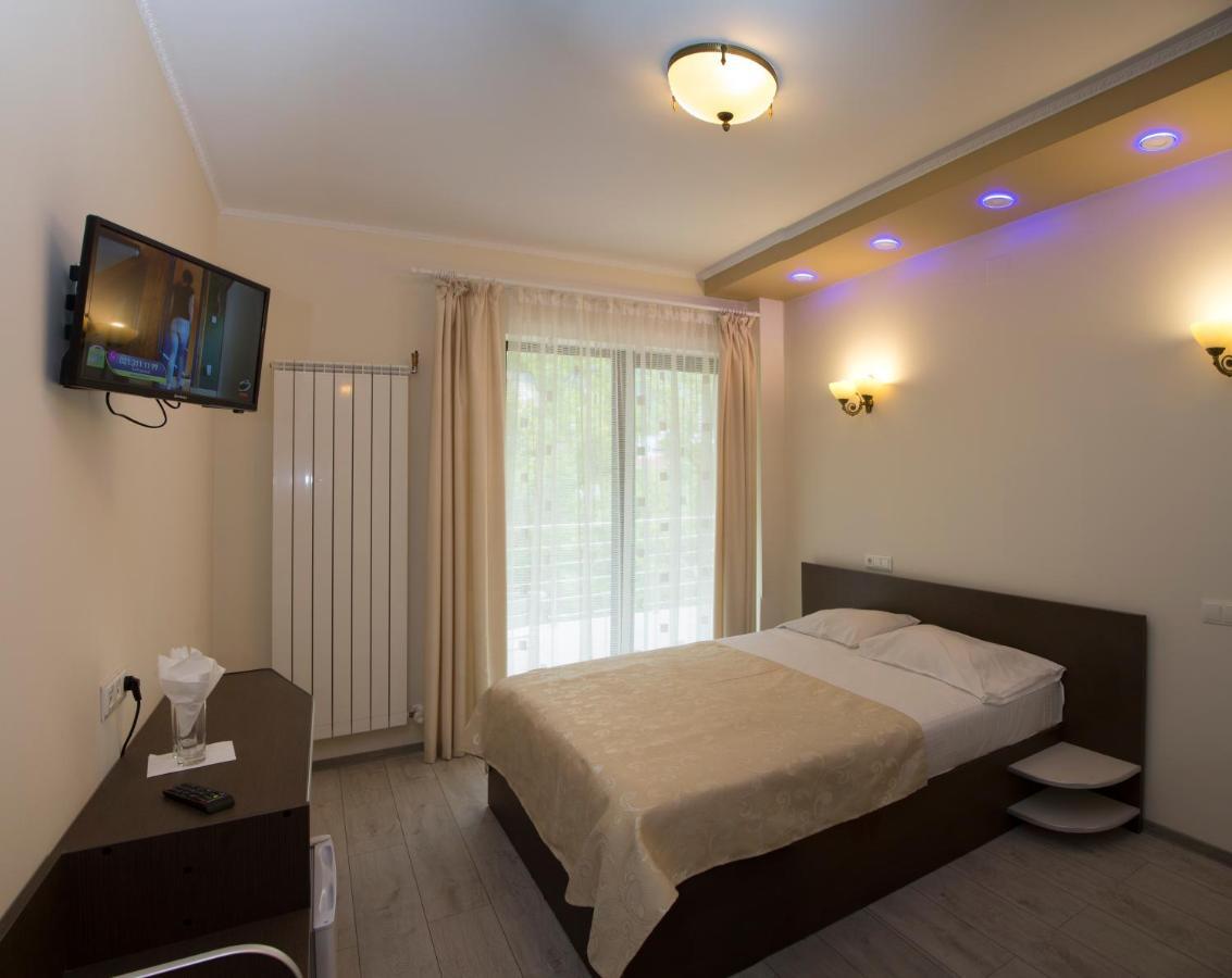 Hotel Holiday Maria เบยเล เฮร์คูลาเน ภายนอก รูปภาพ