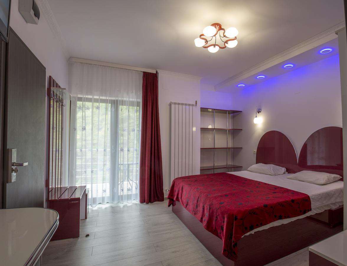 Hotel Holiday Maria เบยเล เฮร์คูลาเน ภายนอก รูปภาพ
