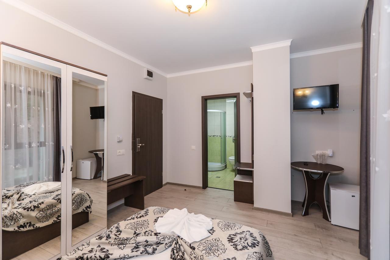 Hotel Holiday Maria เบยเล เฮร์คูลาเน ภายนอก รูปภาพ