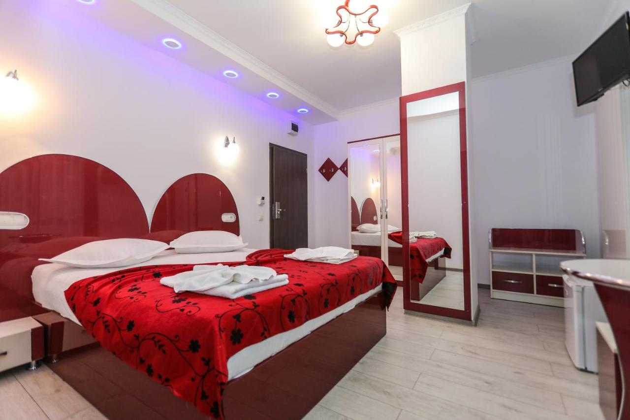 Hotel Holiday Maria เบยเล เฮร์คูลาเน ภายนอก รูปภาพ